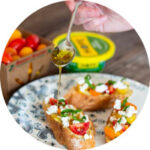 Party finger food ideas budget - Hummus and Tomato Crostini